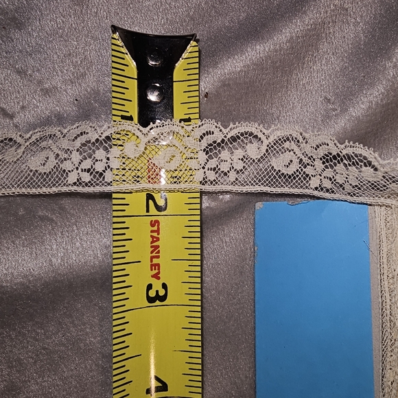 95+ Yards Vintage Lace & Trim - Picture 7 of 16